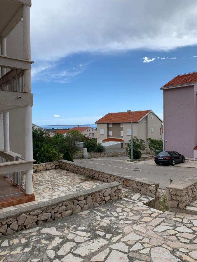 Apartments Mat Novalja Eksteriør billede