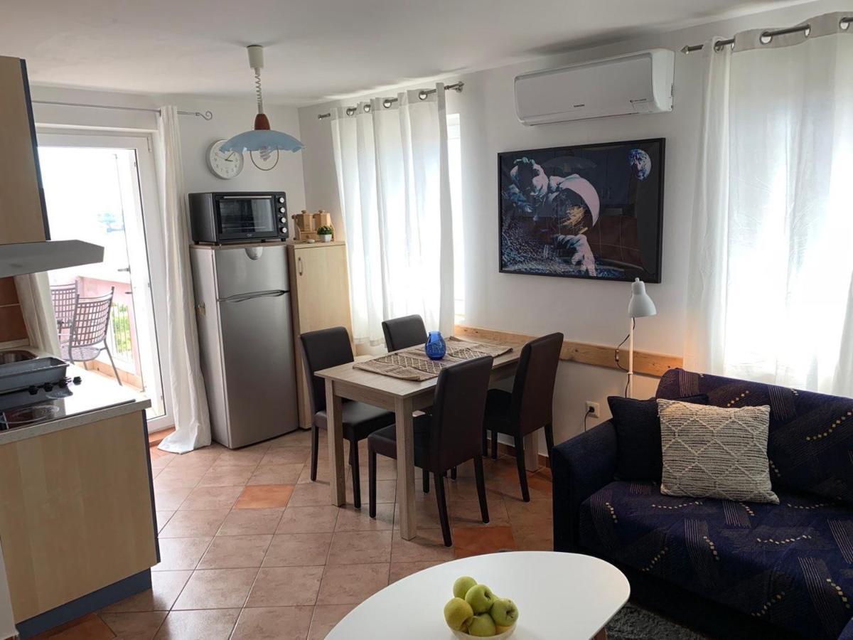 Apartments Mat Novalja Eksteriør billede