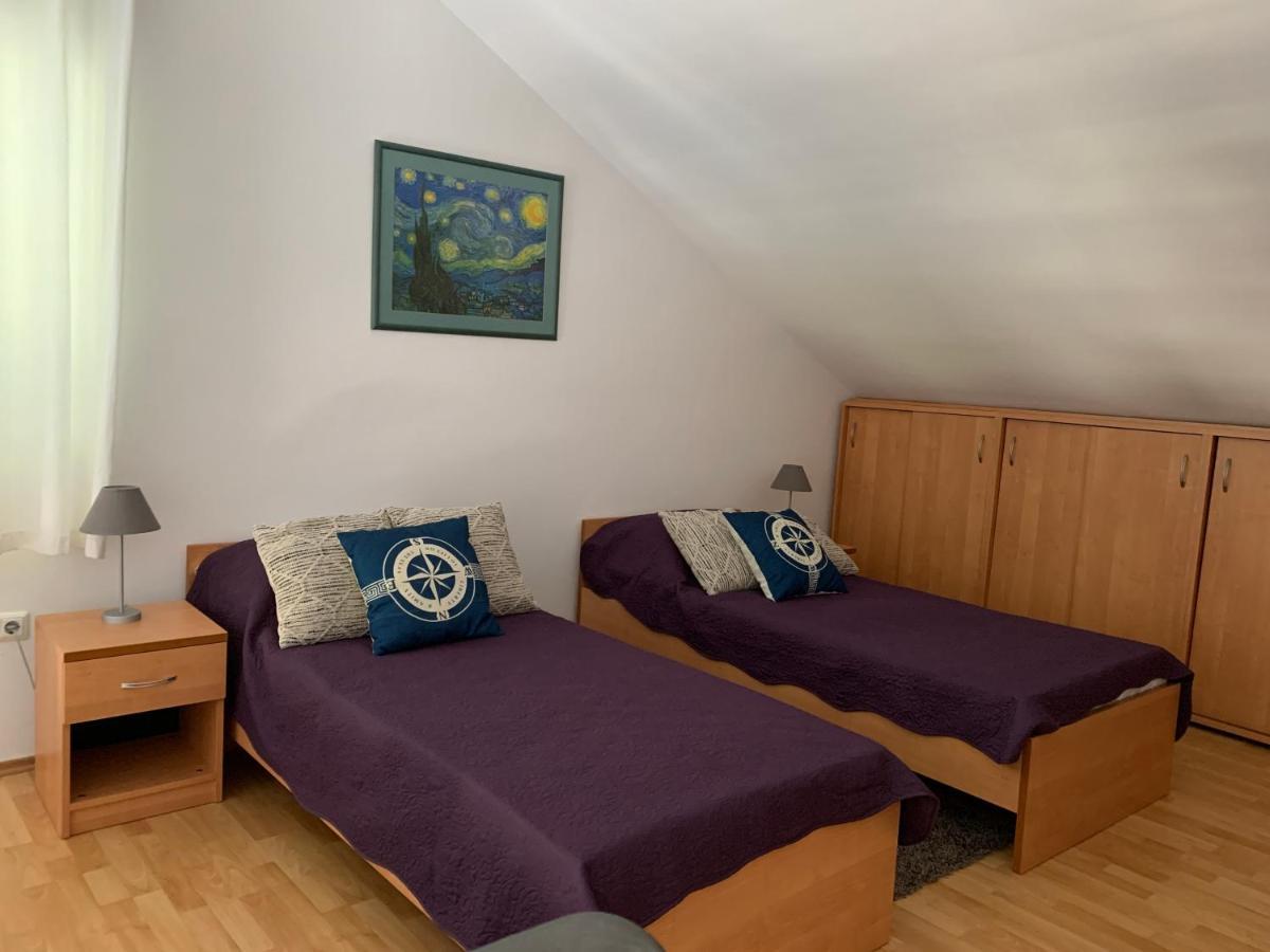 Apartments Mat Novalja Eksteriør billede